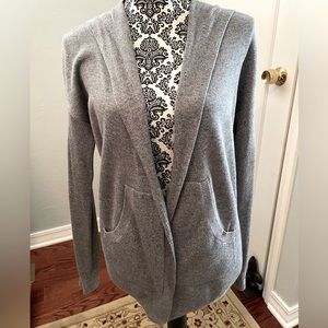 Authentic LuluLemon Gray Casual Cashmere Sweater, Size 6